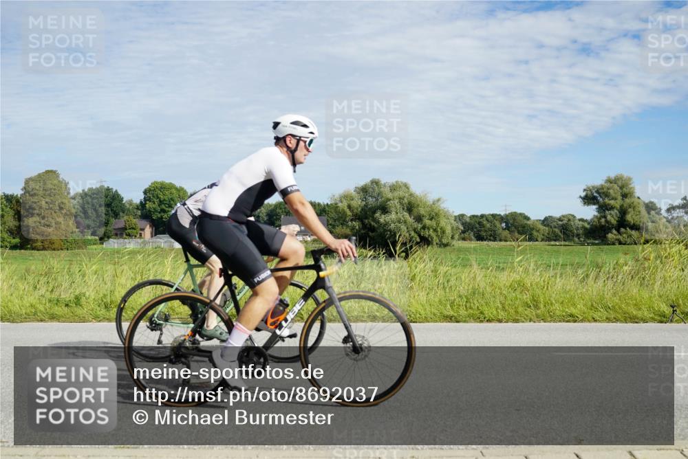 31.08.2025 - Elbe Triathlon Hamburg Michael Burmester http://msf.ph/oto/8692037 31.08.2025 10:22:58 Radfahren 698, 747, 762, 792, 805, 871, 942, 963, 971, 978, 1063, 1067, 1106 meine-sportfotos.de