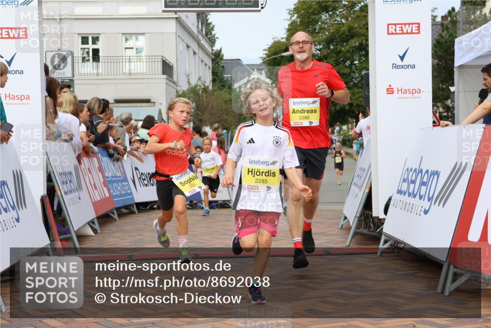 31.08.2025 - 21. Blankeneser Heldenlauf Strokosch-Dieckow http://msf.ph/oto/8692038 31.08.2025 10:25:07 Ziel 2357, 2183, 2717, 2285, 2286, 2331, 2359, 2661 meine-sportfotos.de