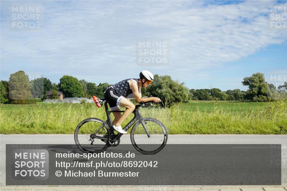 31.08.2025 - Elbe Triathlon Hamburg Michael Burmester http://msf.ph/oto/8692042 31.08.2025 10:23:02 Radfahren 698, 747, 762, 792, 971, 978, 981, 995, 996, 1063, 1106 meine-sportfotos.de
