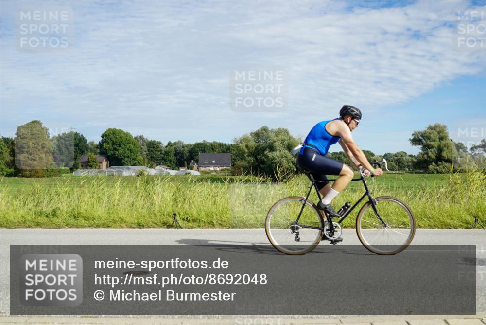 31.08.2025 - Elbe Triathlon Hamburg Michael Burmester http://msf.ph/oto/8692048 31.08.2025 10:23:08 Radfahren 981, 995, 996, 1049, 1077 meine-sportfotos.de