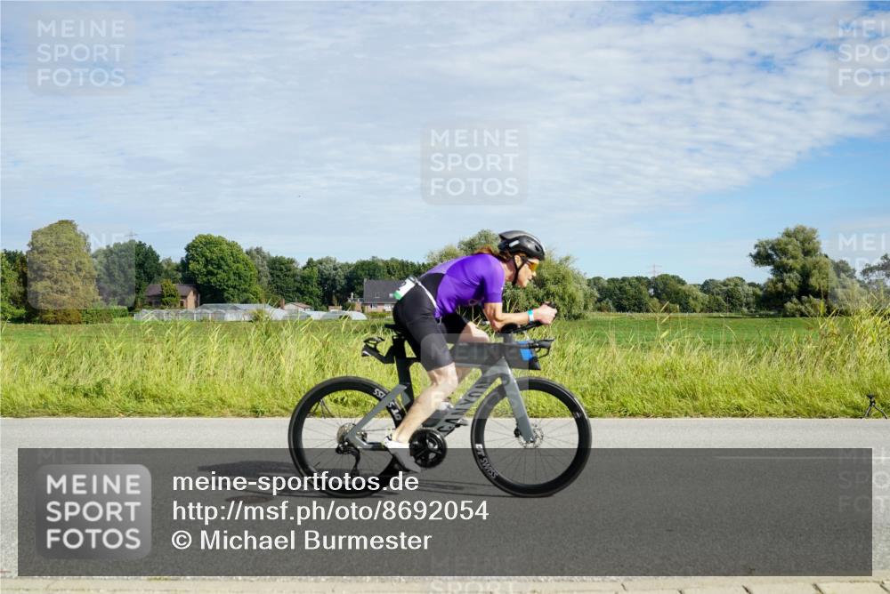 31.08.2025 - Elbe Triathlon Hamburg Michael Burmester http://msf.ph/oto/8692054 31.08.2025 10:23:16 Radfahren 922, 965, 989, 1016, 1056, 1086, 1107 meine-sportfotos.de