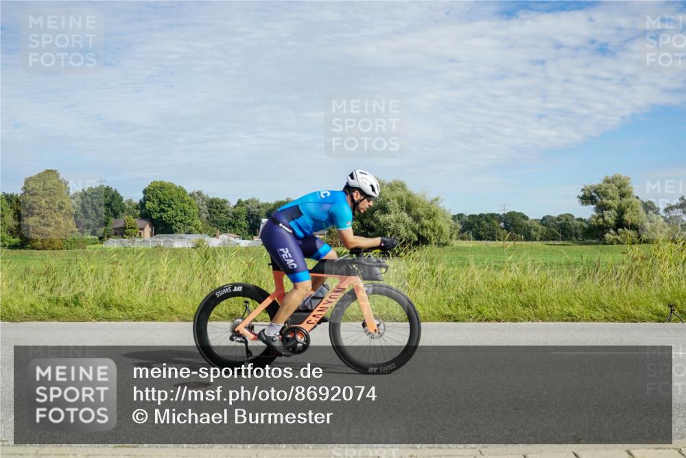 31.08.2025 - Elbe Triathlon Hamburg Michael Burmester http://msf.ph/oto/8692074 31.08.2025 10:23:47 Radfahren 818, 945, 1065, 1091, 1095, 1109 meine-sportfotos.de