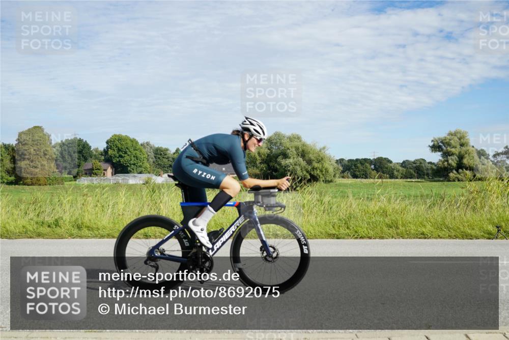 31.08.2025 - Elbe Triathlon Hamburg Michael Burmester http://msf.ph/oto/8692075 31.08.2025 10:23:52 Radfahren 704, 818, 861, 914, 926, 1031, 1043, 1109 meine-sportfotos.de