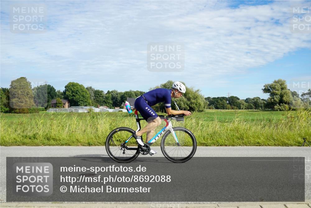 31.08.2025 - Elbe Triathlon Hamburg Michael Burmester http://msf.ph/oto/8692088 31.08.2025 10:24:08 Radfahren 761, 962, 997, 1076, 1158 meine-sportfotos.de