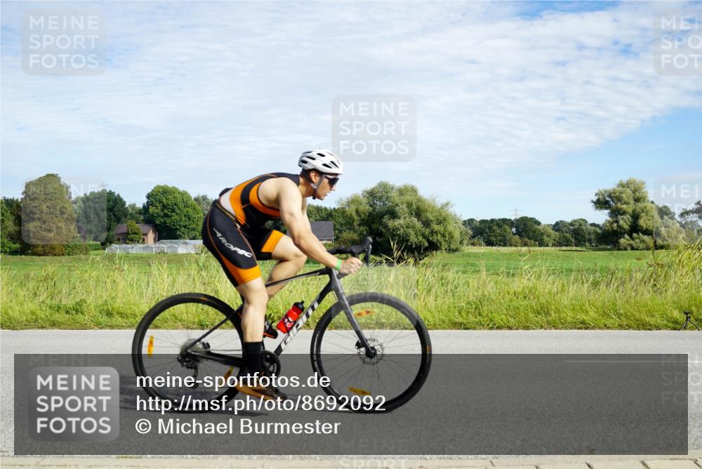 31.08.2025 - Elbe Triathlon Hamburg Michael Burmester http://msf.ph/oto/8692092 31.08.2025 10:24:11 Radfahren 761, 962, 975, 997, 1018, 1076 meine-sportfotos.de
