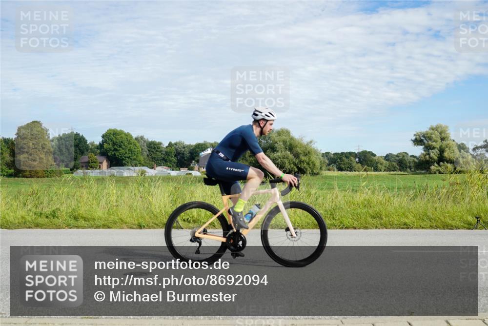 31.08.2025 - Elbe Triathlon Hamburg Michael Burmester http://msf.ph/oto/8692094 31.08.2025 10:24:16 Radfahren 975, 1018, 1047, 1076 meine-sportfotos.de