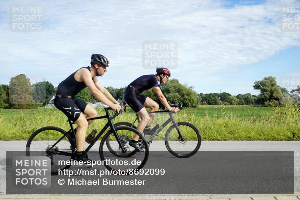 31.08.2025 - Elbe Triathlon Hamburg Michael Burmester http://msf.ph/oto/8692099 31.08.2025 10:24:24 Radfahren 703, 847, 943, 972, 1028, 1047, 1074, 1083, 1099 meine-sportfotos.de