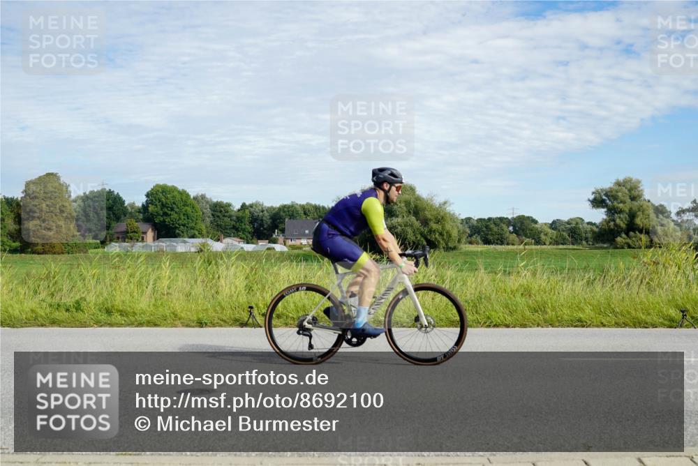 31.08.2025 - Elbe Triathlon Hamburg Michael Burmester http://msf.ph/oto/8692100 31.08.2025 10:24:25 Radfahren 703, 847, 943, 970, 972, 1028, 1074, 1083, 1099 meine-sportfotos.de