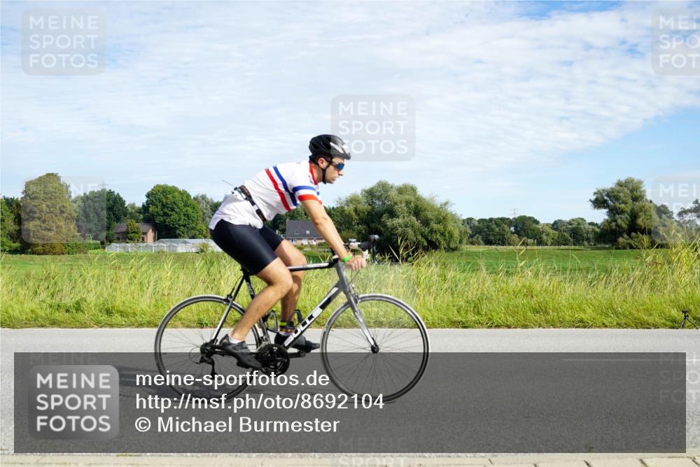 31.08.2025 - Elbe Triathlon Hamburg Michael Burmester http://msf.ph/oto/8692104 31.08.2025 10:24:32 Radfahren 847, 910, 970, 1092, 1099 meine-sportfotos.de