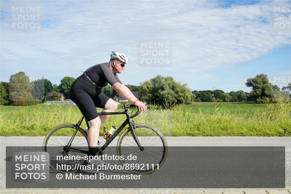 31.08.2025 - Elbe Triathlon Hamburg Michael Burmester http://msf.ph/oto/8692111 31.08.2025 10:24:41 Radfahren 594, 677, 863, 979, 994, 1075, 1080, 1092 meine-sportfotos.de