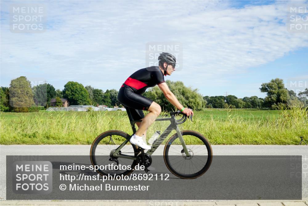 31.08.2025 - Elbe Triathlon Hamburg Michael Burmester http://msf.ph/oto/8692112 31.08.2025 10:24:43 Radfahren 594, 677, 863, 979, 994, 1075, 1080 meine-sportfotos.de