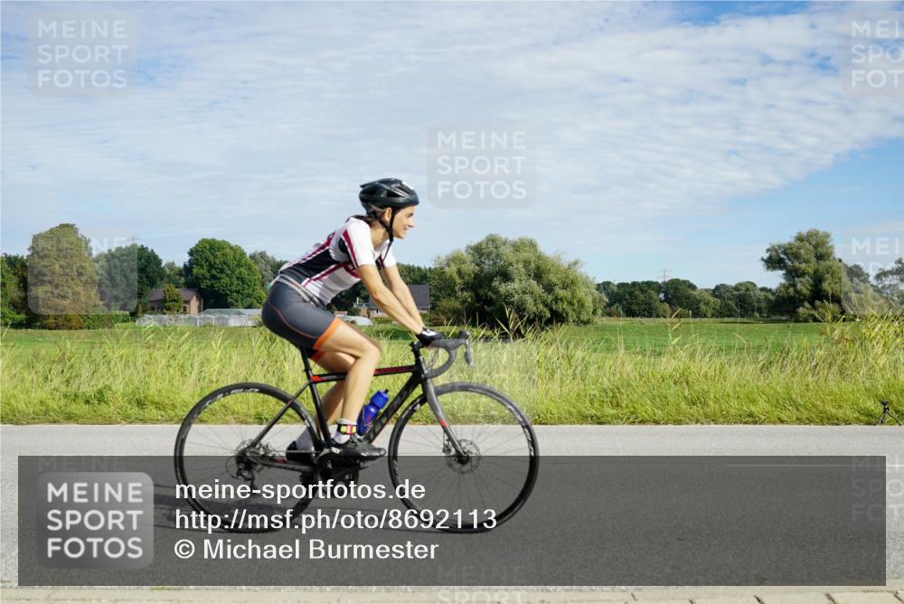 31.08.2025 - Elbe Triathlon Hamburg Michael Burmester http://msf.ph/oto/8692113 31.08.2025 10:24:45 Radfahren 594, 677, 863, 994, 1075 meine-sportfotos.de