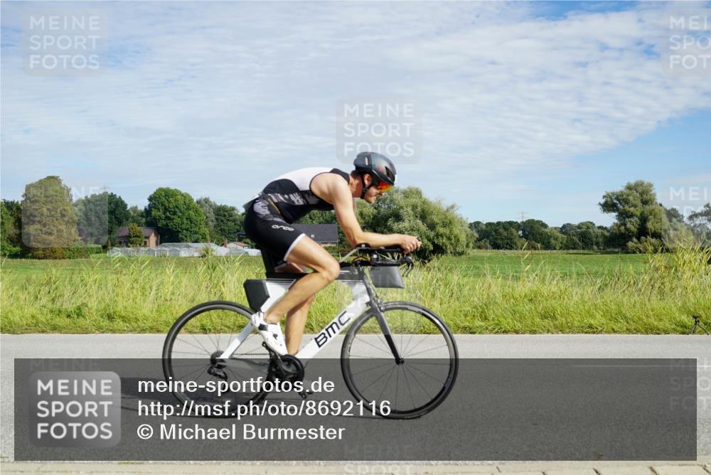 31.08.2025 - Elbe Triathlon Hamburg Michael Burmester http://msf.ph/oto/8692116 31.08.2025 10:24:47 Radfahren 677, 863, 994 meine-sportfotos.de