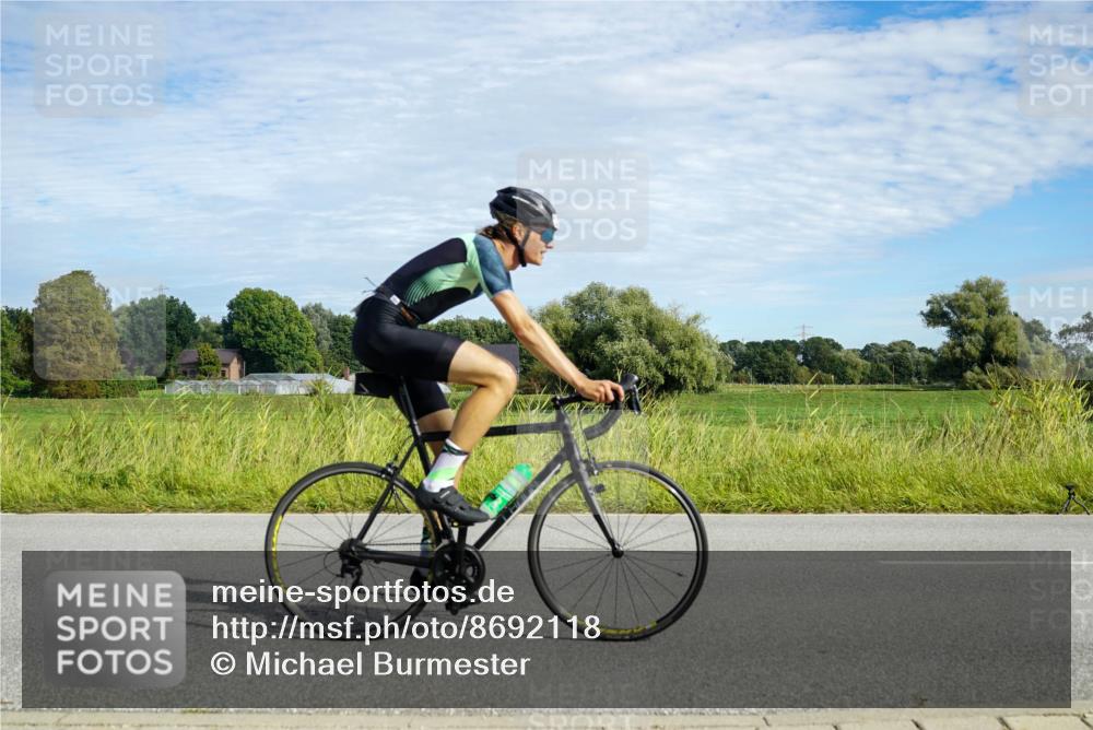 31.08.2025 - Elbe Triathlon Hamburg Michael Burmester http://msf.ph/oto/8692118 31.08.2025 10:24:59 Radfahren 446, 662, 693, 893, 937, 964, 1062 meine-sportfotos.de
