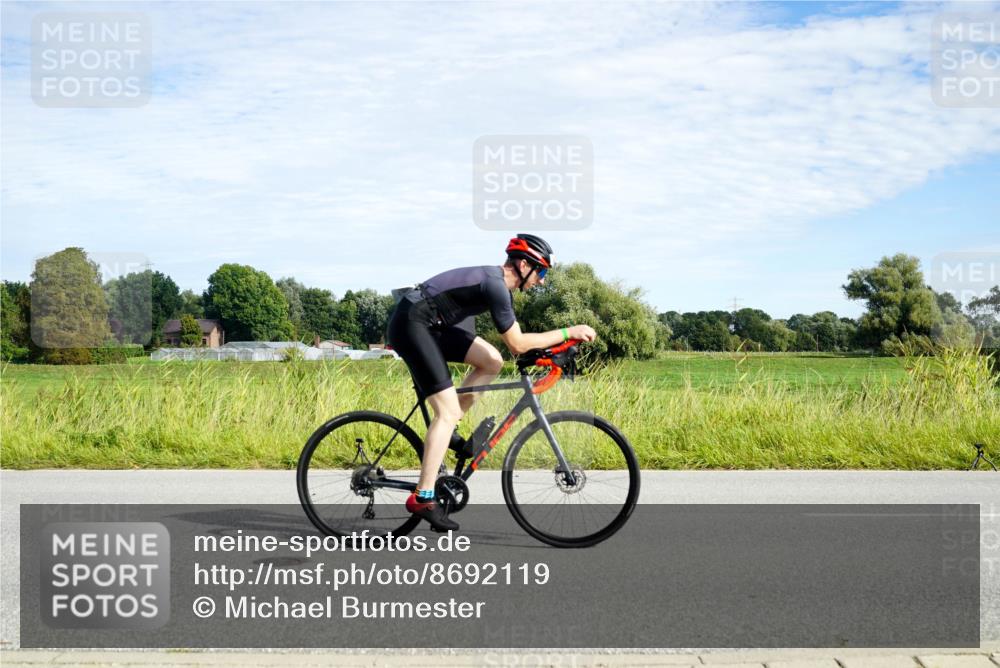 31.08.2025 - Elbe Triathlon Hamburg Michael Burmester http://msf.ph/oto/8692119 31.08.2025 10:25:00 Radfahren 446, 662, 893, 937, 964, 1062 meine-sportfotos.de