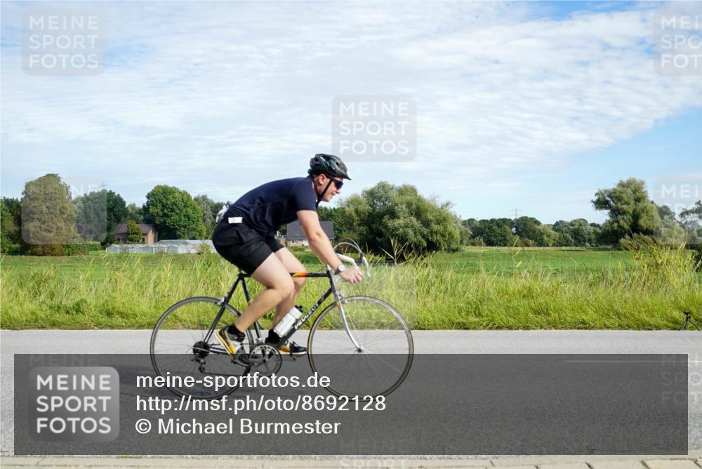 31.08.2025 - Elbe Triathlon Hamburg Michael Burmester http://msf.ph/oto/8692128 31.08.2025 10:25:12 Radfahren 782, 929, 955, 958, 966, 1003, 1039, 1094, 1096 meine-sportfotos.de