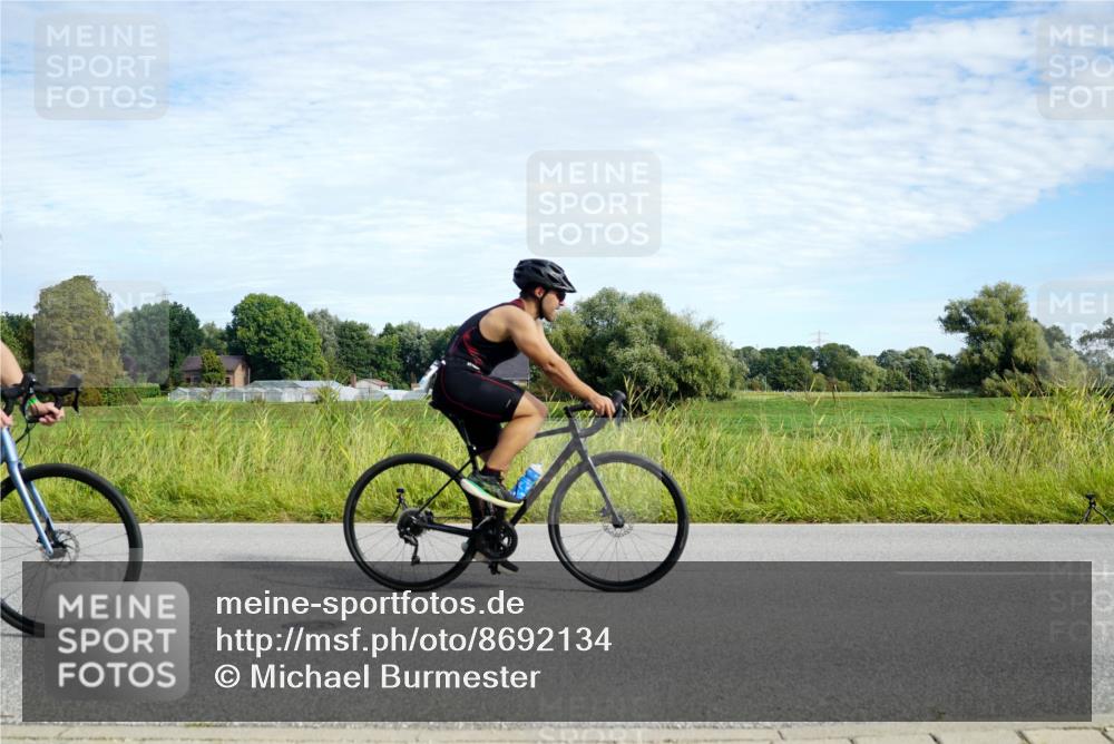 31.08.2025 - Elbe Triathlon Hamburg Michael Burmester http://msf.ph/oto/8692134 31.08.2025 10:25:16 Radfahren 829, 935, 955, 966, 1003, 1039, 1094, 1096 meine-sportfotos.de