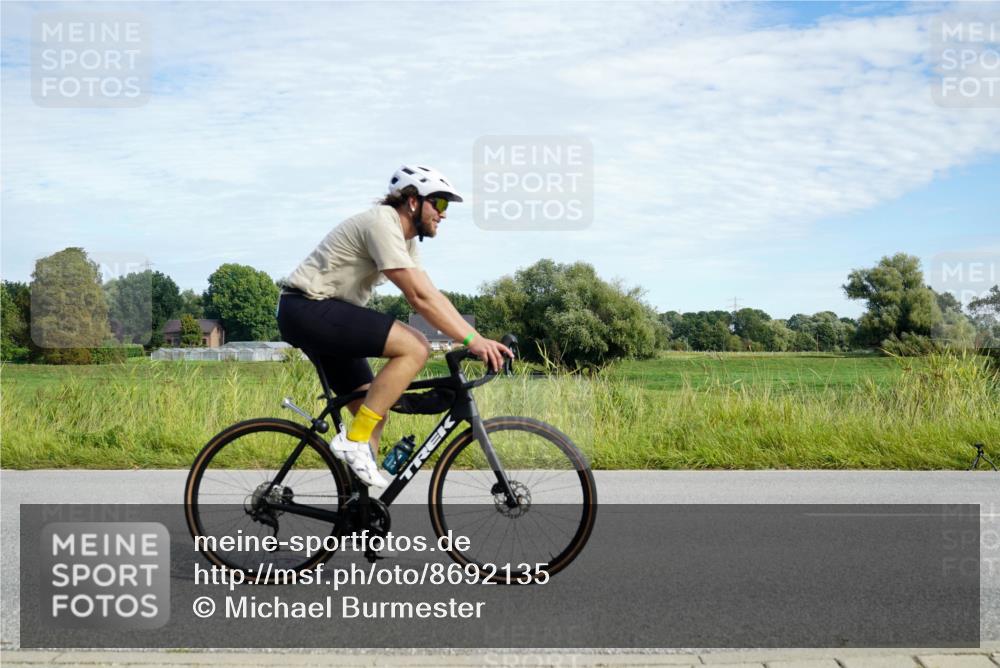 31.08.2025 - Elbe Triathlon Hamburg Michael Burmester http://msf.ph/oto/8692135 31.08.2025 10:25:18 Radfahren 829, 935, 955, 966, 1008, 1021, 1039, 1094, 1096 meine-sportfotos.de