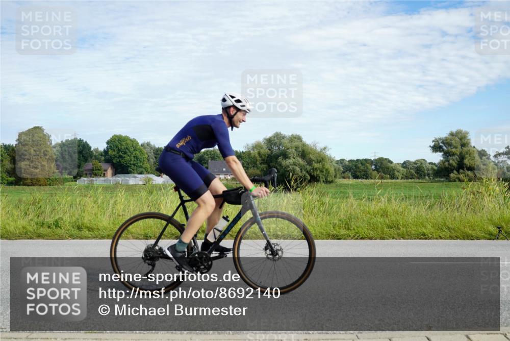 31.08.2025 - Elbe Triathlon Hamburg Michael Burmester http://msf.ph/oto/8692140 31.08.2025 10:25:25 Radfahren 935, 1008, 1021 meine-sportfotos.de
