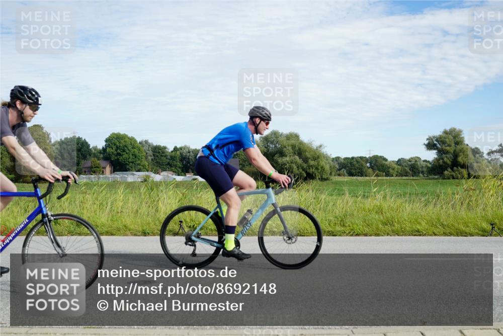 31.08.2025 - Elbe Triathlon Hamburg Michael Burmester http://msf.ph/oto/8692148 31.08.2025 10:25:51 Radfahren 503, 890, 973, 1029, 1055, 1060, 1133 meine-sportfotos.de