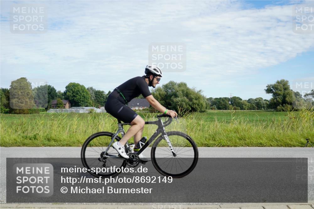 31.08.2025 - Elbe Triathlon Hamburg Michael Burmester http://msf.ph/oto/8692149 31.08.2025 10:25:54 Radfahren 503, 890, 973, 1020, 1029, 1055, 1060 meine-sportfotos.de