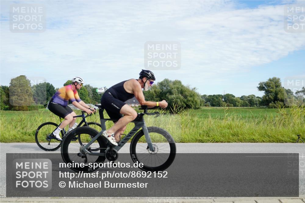 31.08.2025 - Elbe Triathlon Hamburg Michael Burmester http://msf.ph/oto/8692152 31.08.2025 10:25:57 Radfahren 503, 806, 890, 1020, 1029, 1055 meine-sportfotos.de