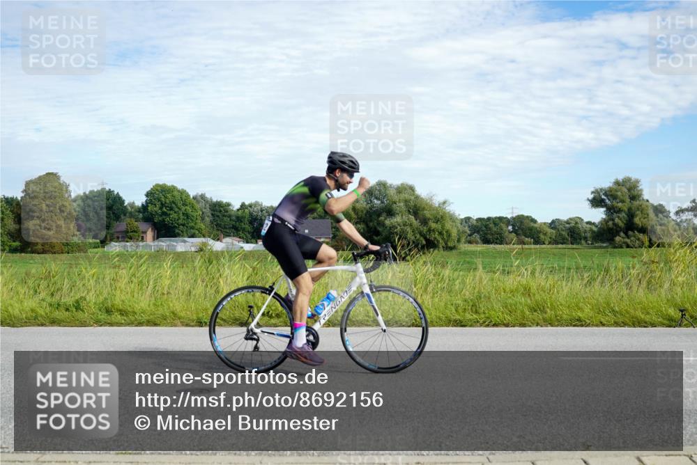 31.08.2025 - Elbe Triathlon Hamburg Michael Burmester http://msf.ph/oto/8692156 31.08.2025 10:26:04 Radfahren 768, 806, 1082 meine-sportfotos.de