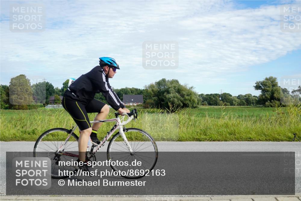 31.08.2025 - Elbe Triathlon Hamburg Michael Burmester http://msf.ph/oto/8692163 31.08.2025 10:26:22 Radfahren 905, 936, 951, 1103, 1108, 1149 meine-sportfotos.de