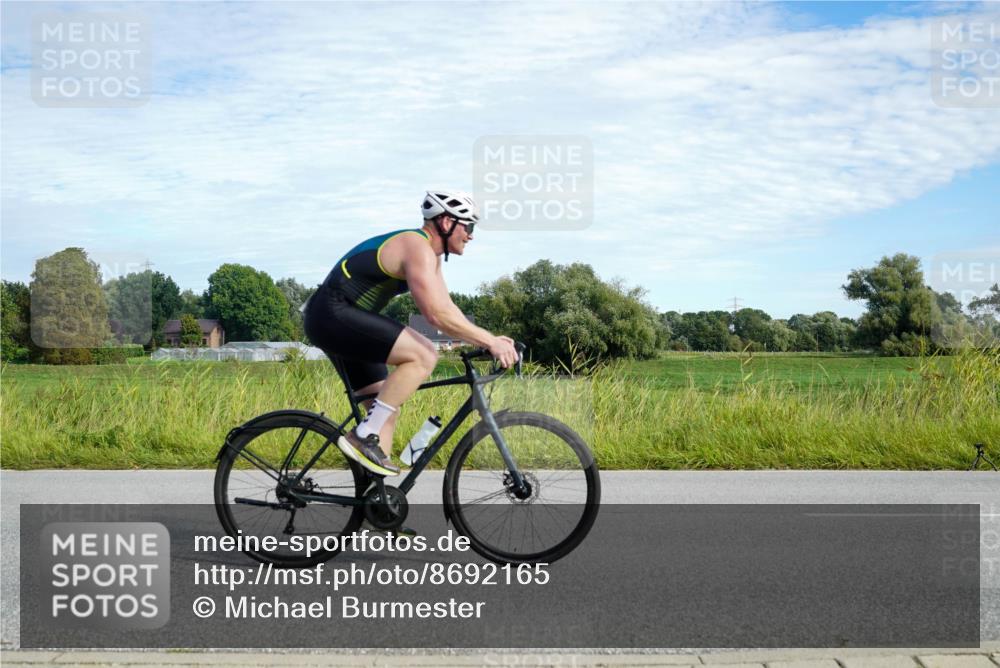 31.08.2025 - Elbe Triathlon Hamburg Michael Burmester http://msf.ph/oto/8692165 31.08.2025 10:26:24 Radfahren 905, 936, 951, 1103, 1108, 1149 meine-sportfotos.de