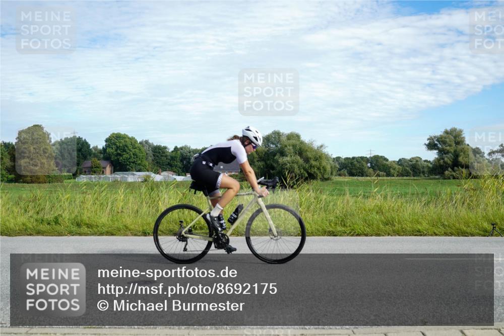 31.08.2025 - Elbe Triathlon Hamburg Michael Burmester http://msf.ph/oto/8692175 31.08.2025 10:26:37 Radfahren 785, 1010 meine-sportfotos.de