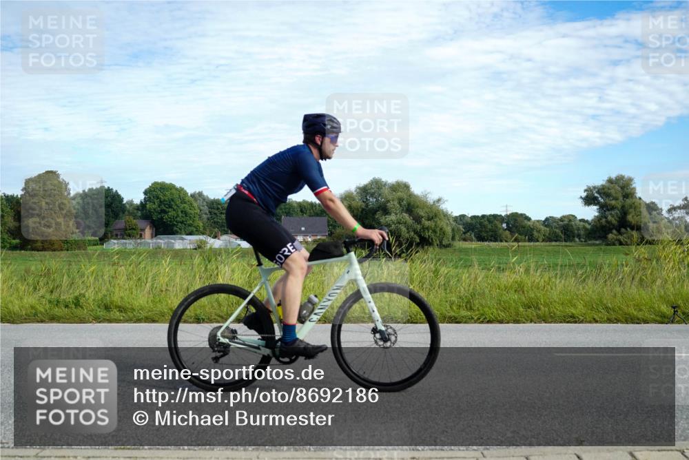 31.08.2025 - Elbe Triathlon Hamburg Michael Burmester http://msf.ph/oto/8692186 31.08.2025 10:27:06 Radfahren 882, 993 meine-sportfotos.de