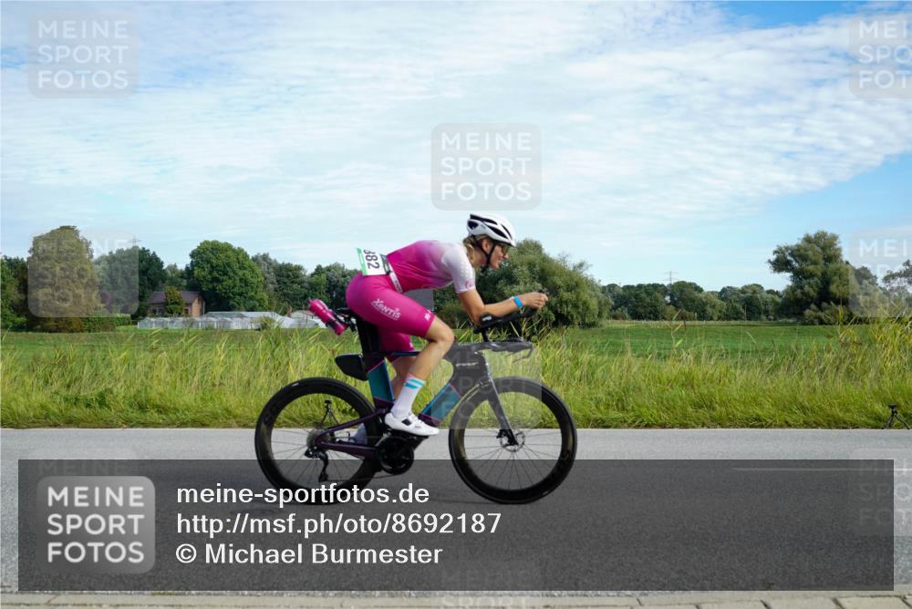 31.08.2025 - Elbe Triathlon Hamburg Michael Burmester http://msf.ph/oto/8692187 31.08.2025 10:27:13 Radfahren 882, 1013, 1027, 1105 meine-sportfotos.de