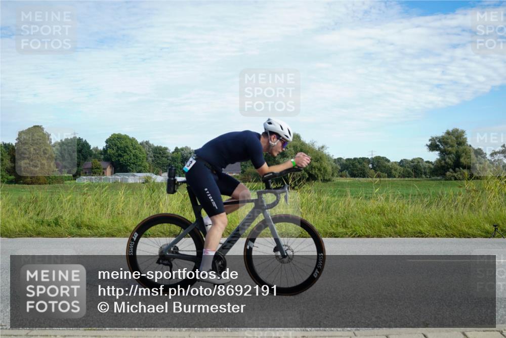31.08.2025 - Elbe Triathlon Hamburg Michael Burmester http://msf.ph/oto/8692191 31.08.2025 10:27:17 Radfahren 1013, 1027, 1105, 1129 meine-sportfotos.de
