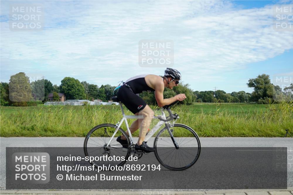 31.08.2025 - Elbe Triathlon Hamburg Michael Burmester http://msf.ph/oto/8692194 31.08.2025 10:27:20 Radfahren 1013, 1105, 1129 meine-sportfotos.de