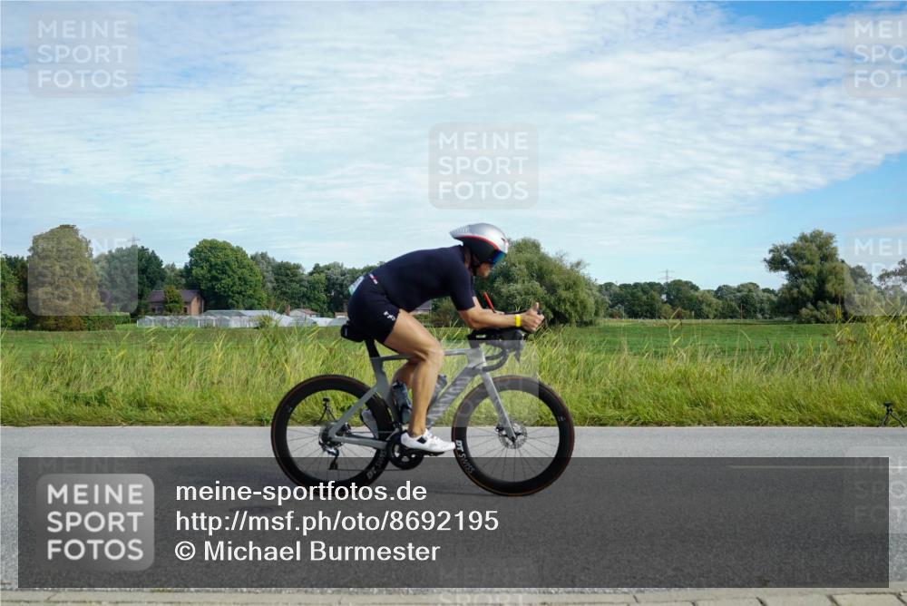 31.08.2025 - Elbe Triathlon Hamburg Michael Burmester http://msf.ph/oto/8692195 31.08.2025 10:27:31 Radfahren 665 meine-sportfotos.de
