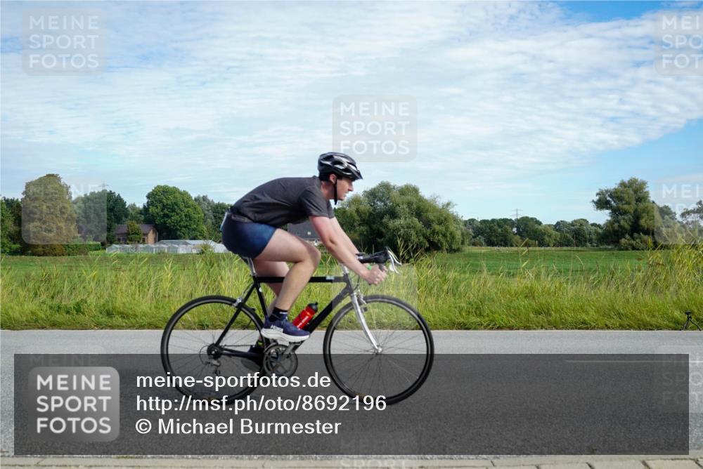 31.08.2025 - Elbe Triathlon Hamburg Michael Burmester http://msf.ph/oto/8692196 31.08.2025 10:27:35 Radfahren 665, 941, 1038, 1059 meine-sportfotos.de