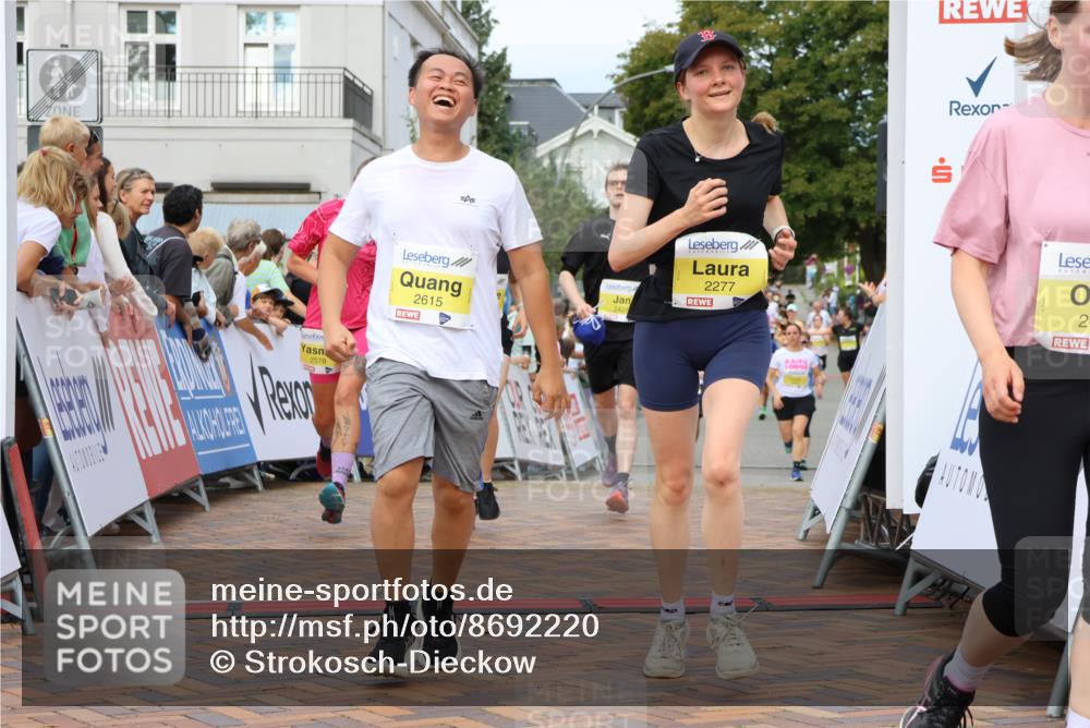 31.08.2025 - 21. Blankeneser Heldenlauf Strokosch-Dieckow http://msf.ph/oto/8692220 31.08.2025 10:29:37 Ziel 2491, 2578, 2614, 2615, 2426, 2684, 2538, 2558, 2277 meine-sportfotos.de