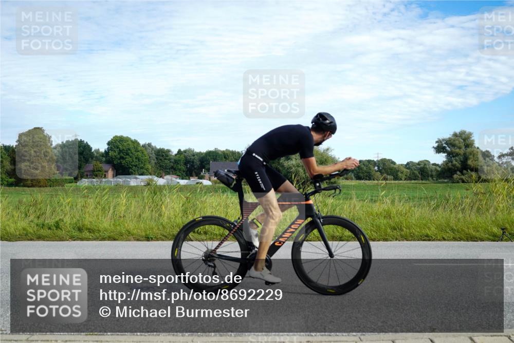 31.08.2025 - Elbe Triathlon Hamburg Michael Burmester http://msf.ph/oto/8692229 31.08.2025 10:28:42 Radfahren 701, 789, 852, 913, 991, 1123, 1219 meine-sportfotos.de