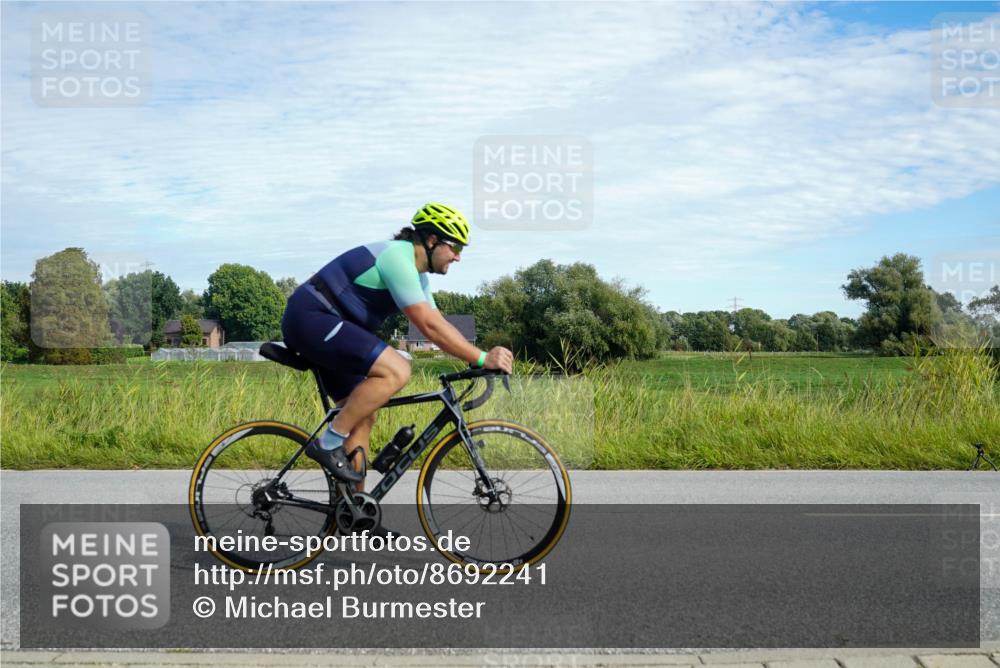 31.08.2025 - Elbe Triathlon Hamburg Michael Burmester http://msf.ph/oto/8692241 31.08.2025 10:29:18 Radfahren 837, 1102, 1196 meine-sportfotos.de