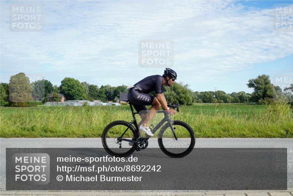 31.08.2025 - Elbe Triathlon Hamburg Michael Burmester http://msf.ph/oto/8692242 31.08.2025 10:29:21 Radfahren 837, 1102, 1183, 1196 meine-sportfotos.de