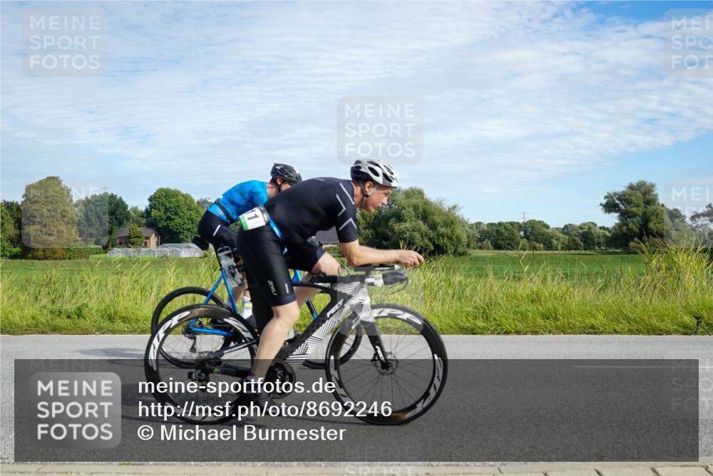 31.08.2025 - Elbe Triathlon Hamburg Michael Burmester http://msf.ph/oto/8692246 31.08.2025 10:29:29 Radfahren 667, 711, 1183 meine-sportfotos.de