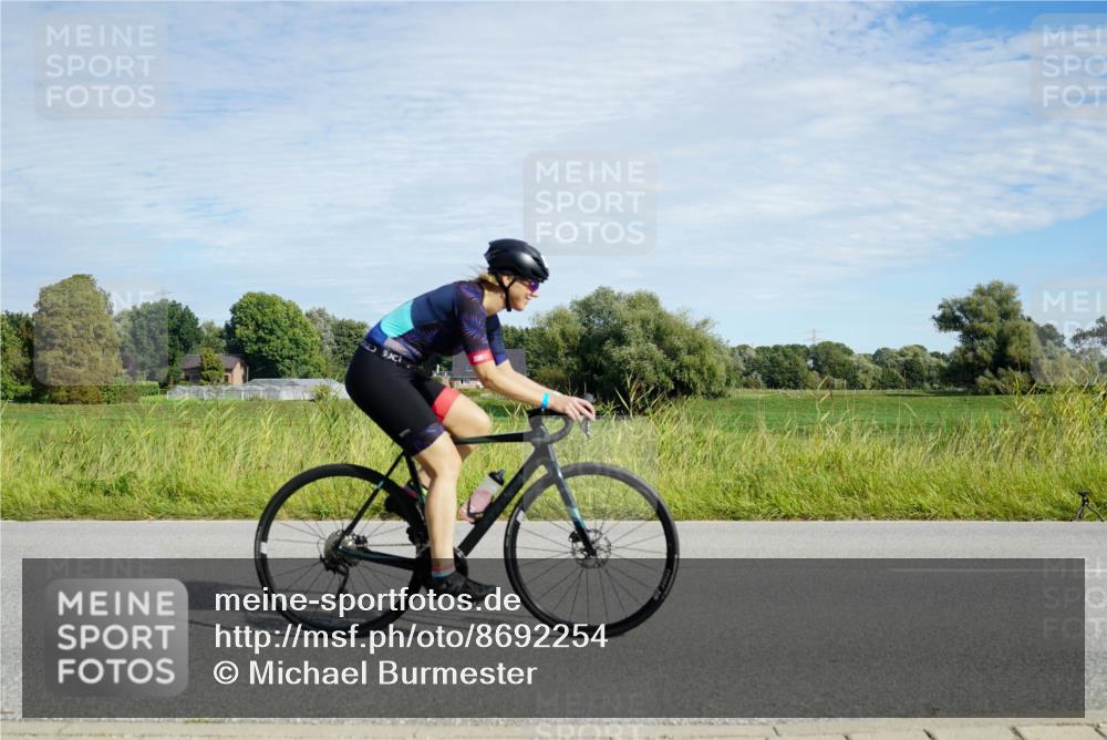 31.08.2025 - Elbe Triathlon Hamburg Michael Burmester http://msf.ph/oto/8692254 31.08.2025 10:29:56 Radfahren 606, 870, 887, 888, 1011, 1155, 1180, 1202 meine-sportfotos.de