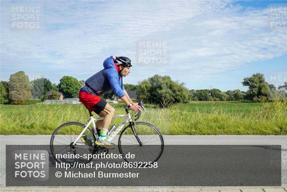 31.08.2025 - Elbe Triathlon Hamburg Michael Burmester http://msf.ph/oto/8692258 31.08.2025 10:29:58 Radfahren 606, 870, 887, 888, 1011, 1155, 1180, 1202 meine-sportfotos.de