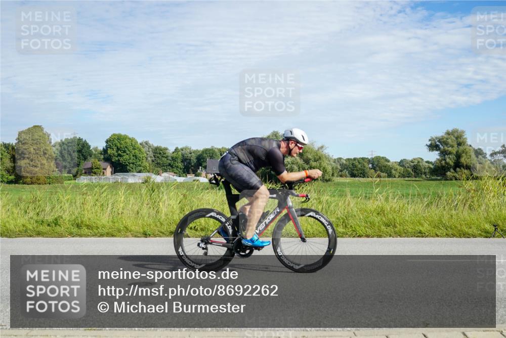 31.08.2025 - Elbe Triathlon Hamburg Michael Burmester http://msf.ph/oto/8692262 31.08.2025 10:30:01 Radfahren 606, 870, 887, 1011, 1180, 1202 meine-sportfotos.de