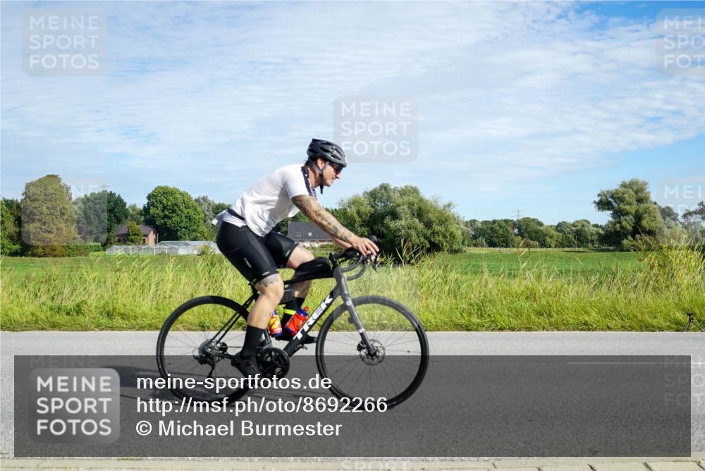 31.08.2025 - Elbe Triathlon Hamburg Michael Burmester http://msf.ph/oto/8692266 31.08.2025 10:30:14 Radfahren 587, 745, 821, 845, 1041 meine-sportfotos.de
