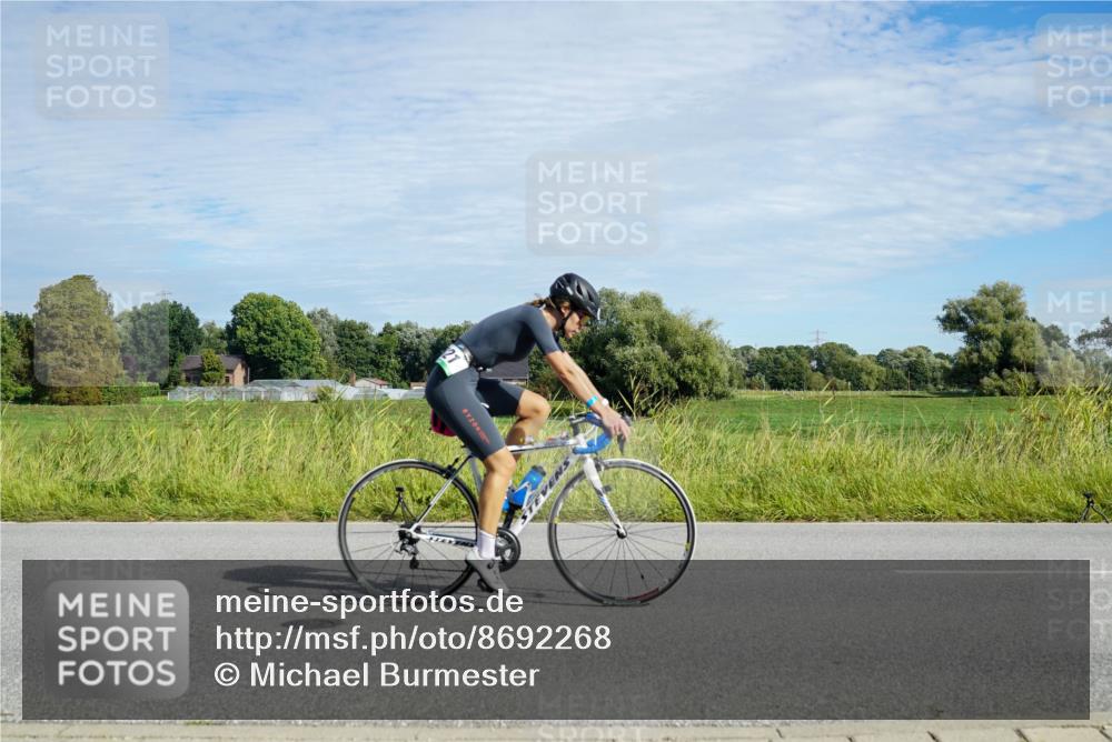 31.08.2025 - Elbe Triathlon Hamburg Michael Burmester http://msf.ph/oto/8692268 31.08.2025 10:30:20 Radfahren 587, 745, 821, 845, 949, 1445 meine-sportfotos.de