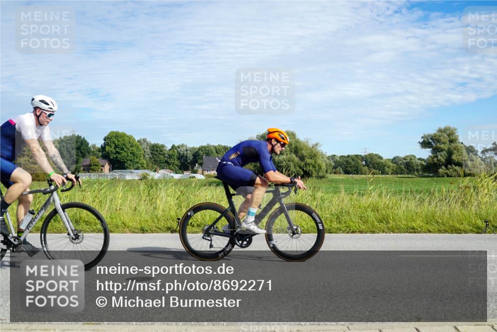31.08.2025 - Elbe Triathlon Hamburg Michael Burmester http://msf.ph/oto/8692271 31.08.2025 10:30:23 Radfahren 821, 845, 949, 1140, 1209, 1227, 1445 meine-sportfotos.de