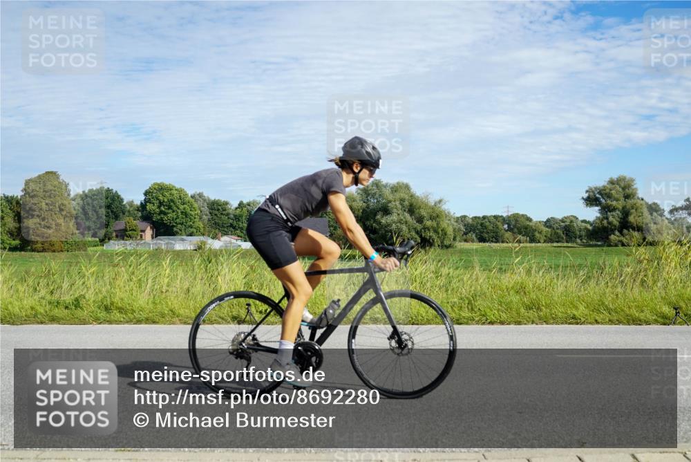 31.08.2025 - Elbe Triathlon Hamburg Michael Burmester http://msf.ph/oto/8692280 31.08.2025 10:30:48 Radfahren 593, 800, 835, 956, 1121, 1164 meine-sportfotos.de
