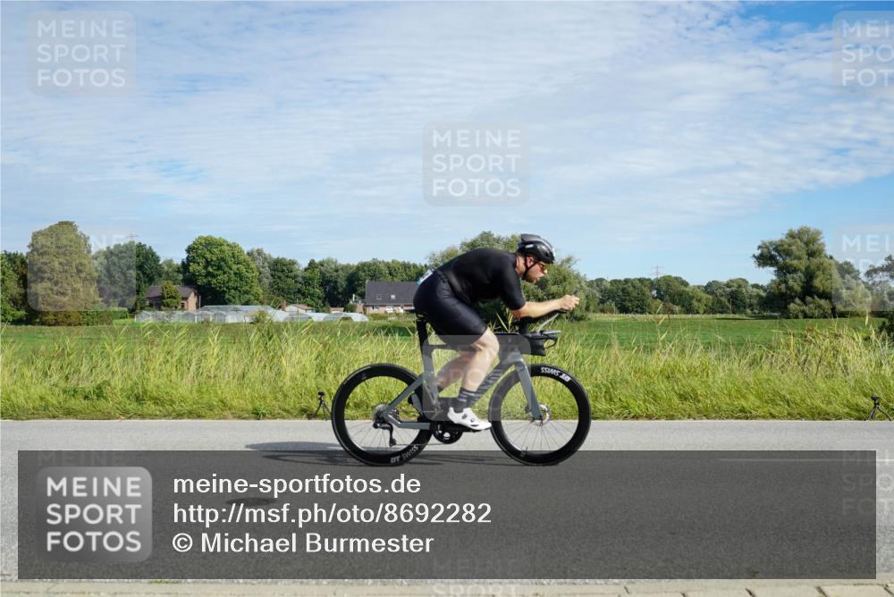 31.08.2025 - Elbe Triathlon Hamburg Michael Burmester http://msf.ph/oto/8692282 31.08.2025 10:30:51 Radfahren 593, 835, 864, 956, 1164 meine-sportfotos.de