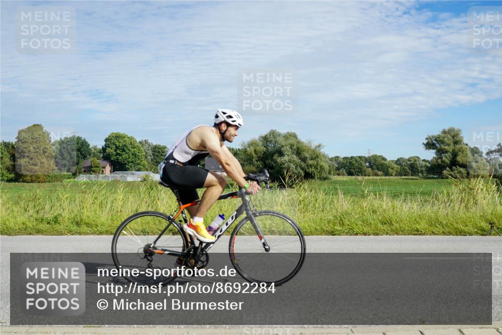31.08.2025 - Elbe Triathlon Hamburg Michael Burmester http://msf.ph/oto/8692284 31.08.2025 10:30:54 Radfahren 593, 864, 956, 1164 meine-sportfotos.de